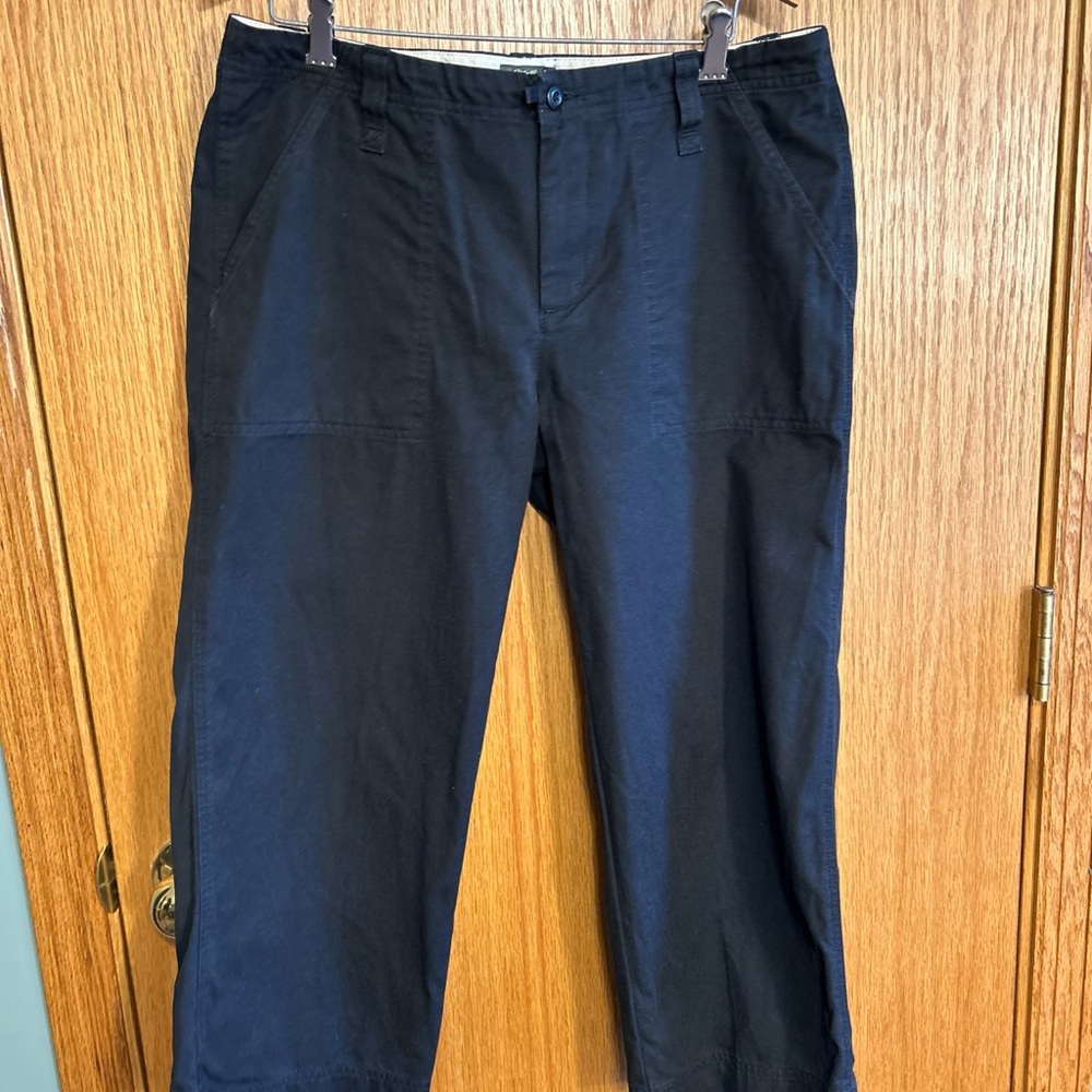 Eddie Bauer Vashion Fit Capris Woman Size 10 Patch pocket Utility Wide Leg Black